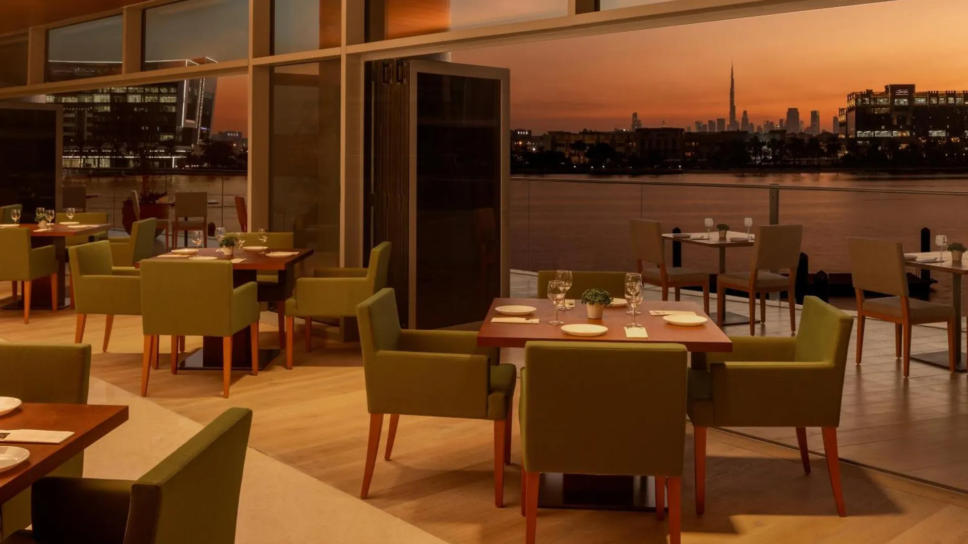 Hilton Dubai Creek Hotel & Residences 5*,  United Arab Emirates