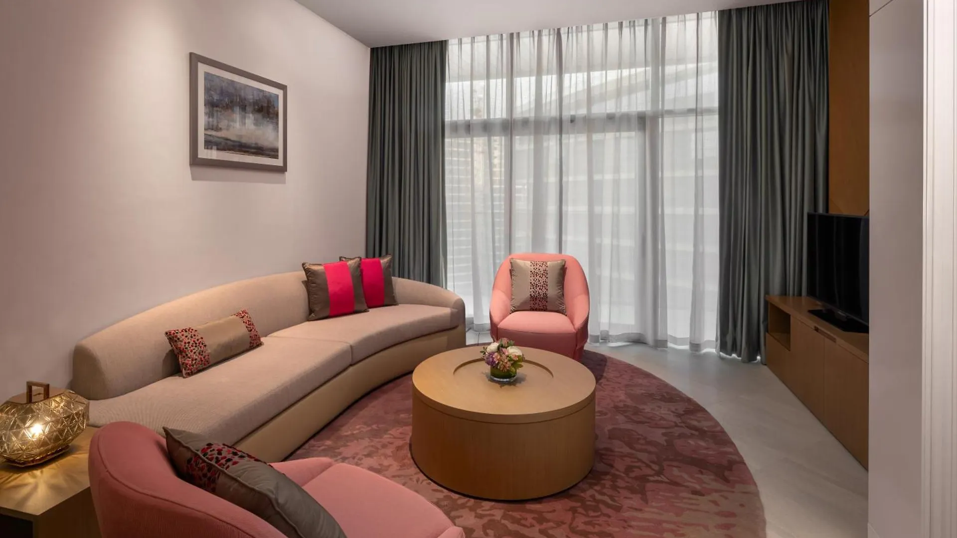 Hilton Dubai Creek Hotel & Residences