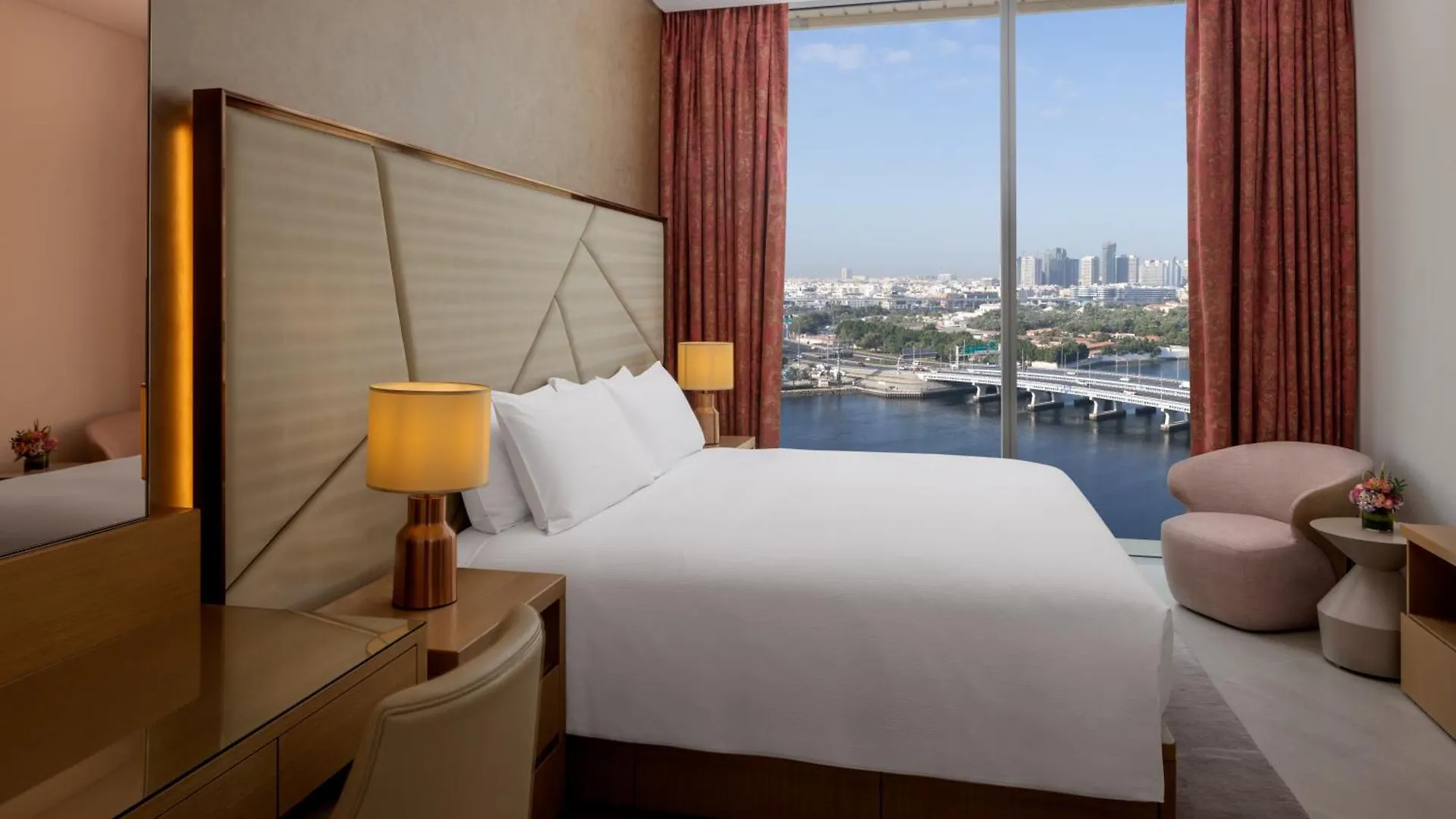 Hilton Dubai Creek Hotel & Residences