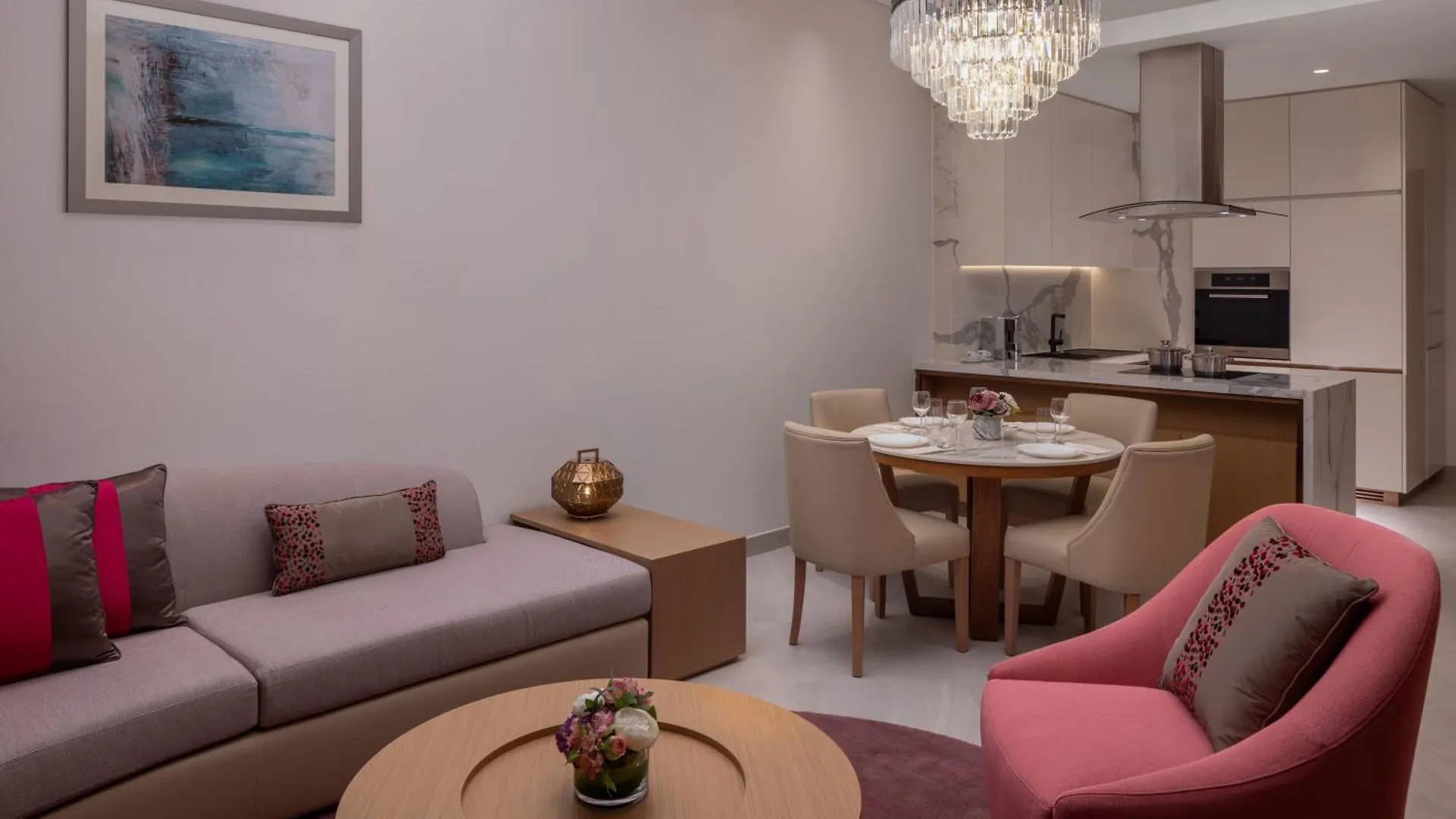 Hilton Dubai Creek Hotel & Residences