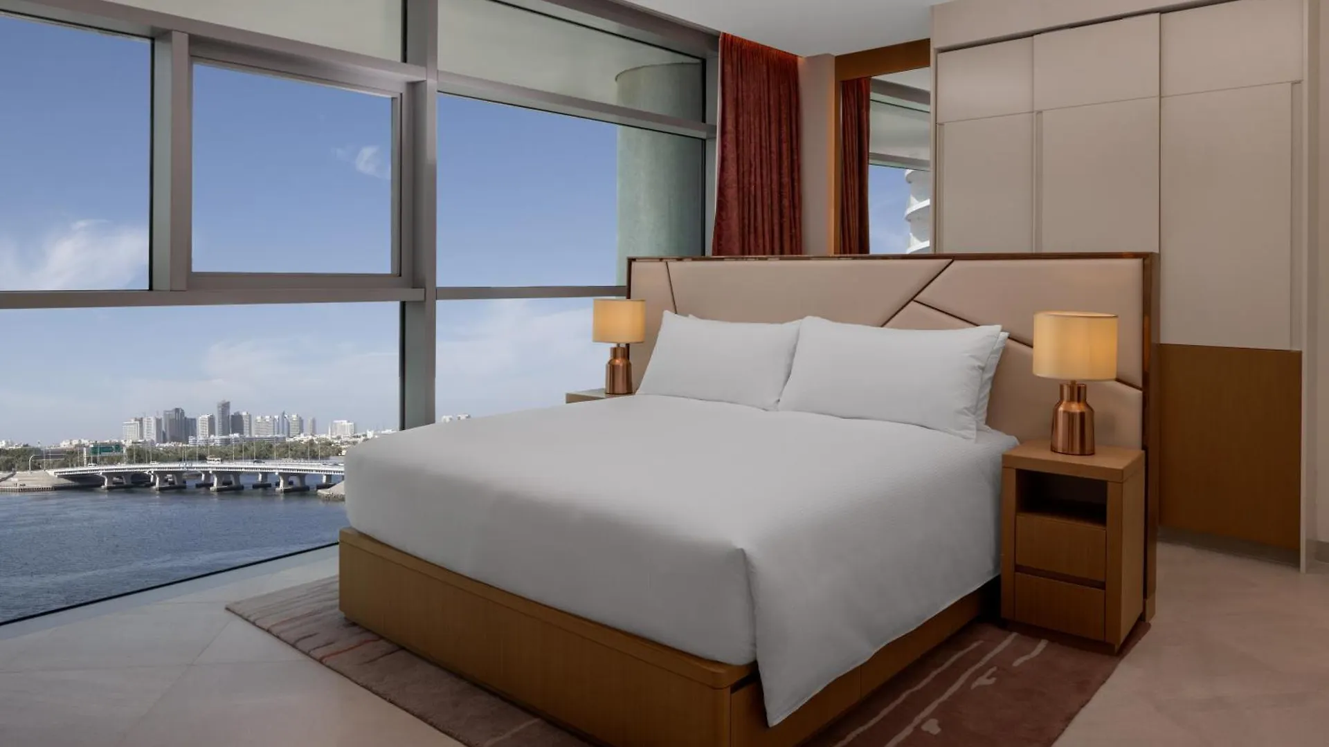Hilton Dubai Creek Hotel & Residences