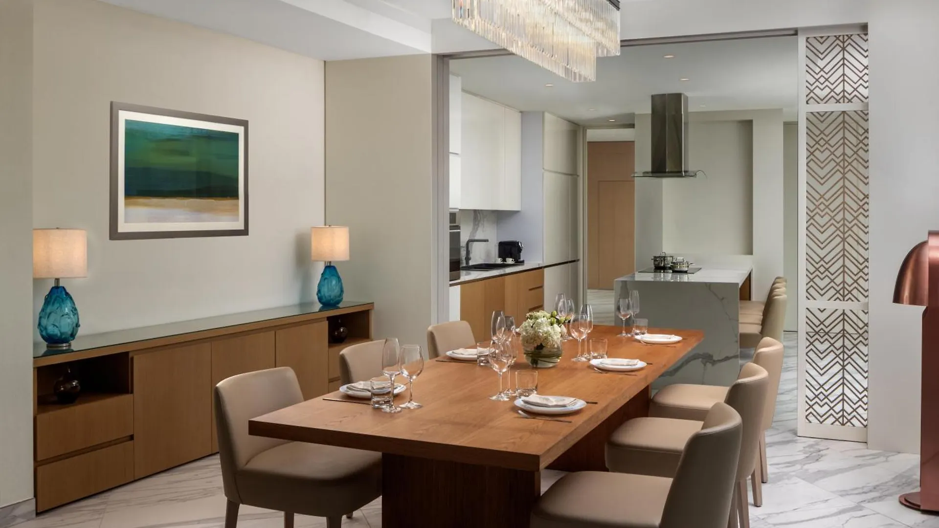 Hilton Dubai Creek Hotel & Residences