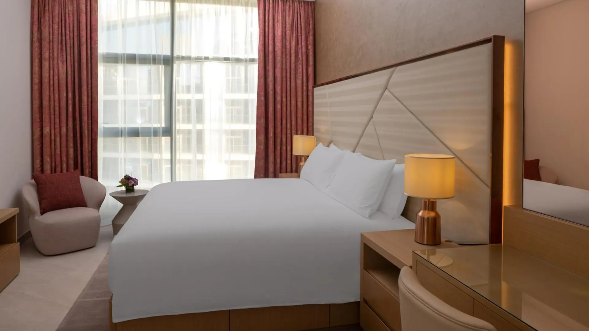 Hilton Dubai Creek Hotel & Residences