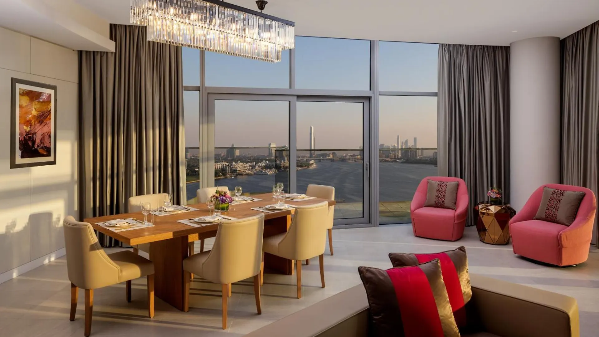 Hilton Dubai Creek Hotel & Residences